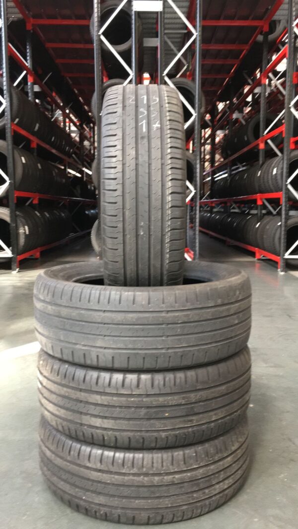 PNEUMATICI USATI – 215 55 R 17 – 94 – V – CONTINENTAL