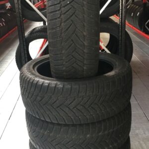 PNEUMATICI USATI – 235 45 R 18 – 98 – V – DUNLOP