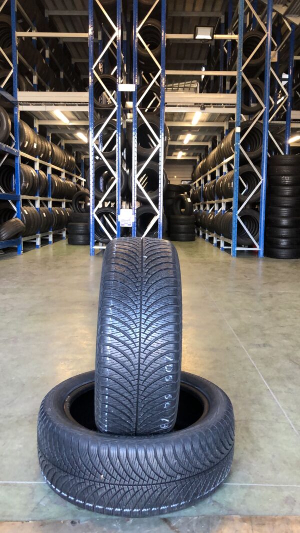 PNEUMATICI USATI – 205 50 R 17 – 93 – W – GOODYEAR