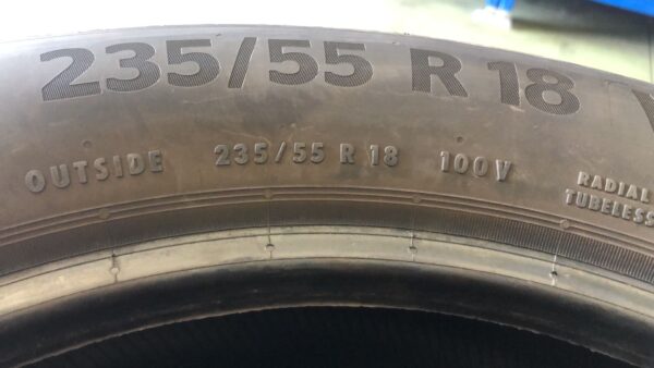PNEUMATICI USATI – 235 55 R 18 – 100 – V – CONTINENTAL